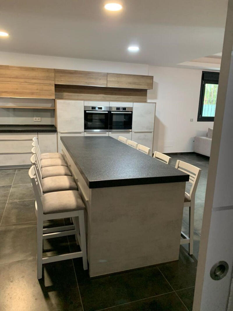 6 bedroom Villa for sale 6 bedroom Villa for sale