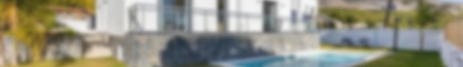 3 спальная комната городская тюрьма продается