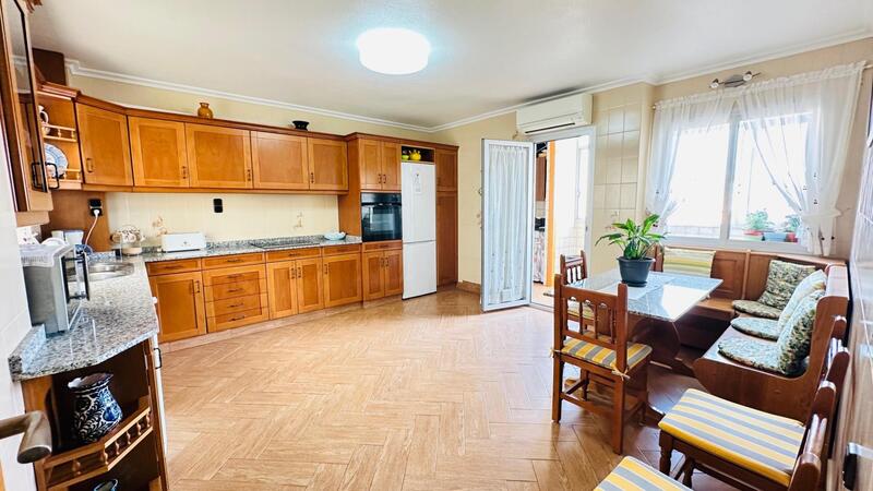 3 slaapkamer Appartement Te koop 3 slaapkamer Appartement Te koop