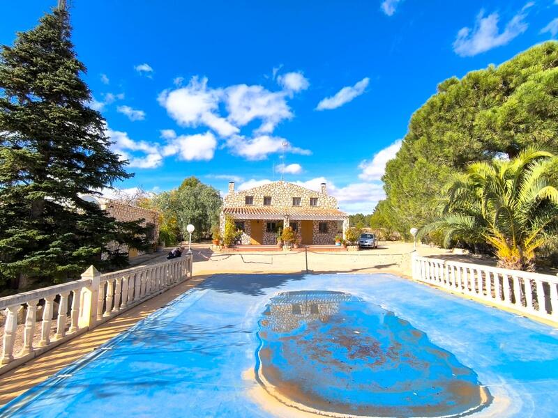 6 Schlafzimmer Villa zu verkaufen