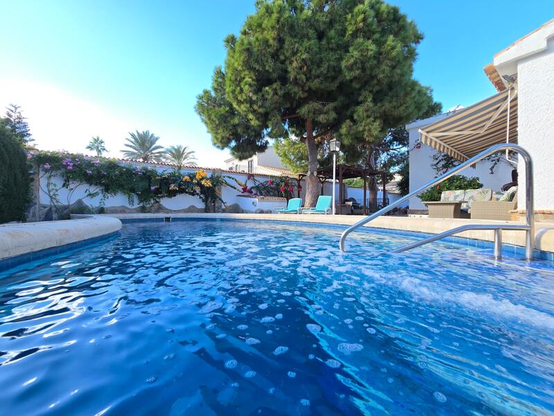 Villa à vendre dans Orihuela Costa, Alicante Villa à vendre dans Orihuela Costa, Alicante