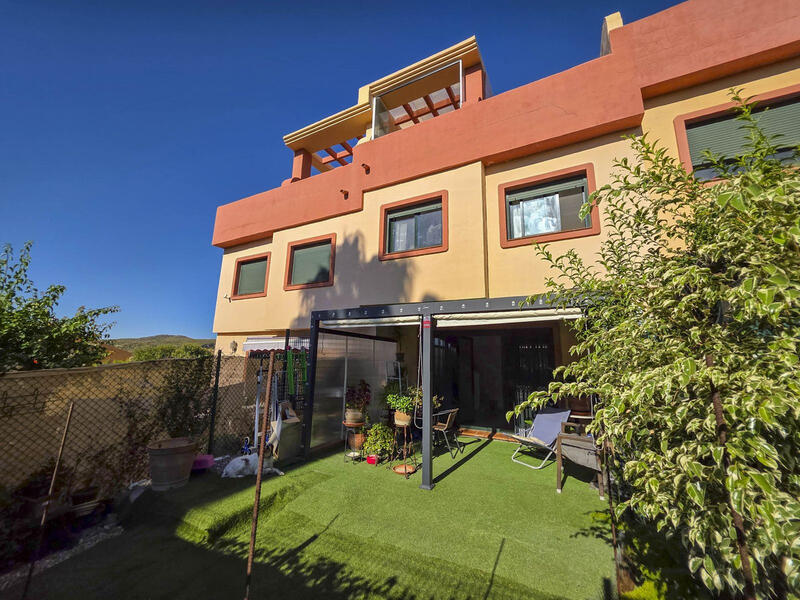 Maison de Ville à vendre dans La Duquesa, Málaga Maison de Ville à vendre dans La Duquesa, Málaga