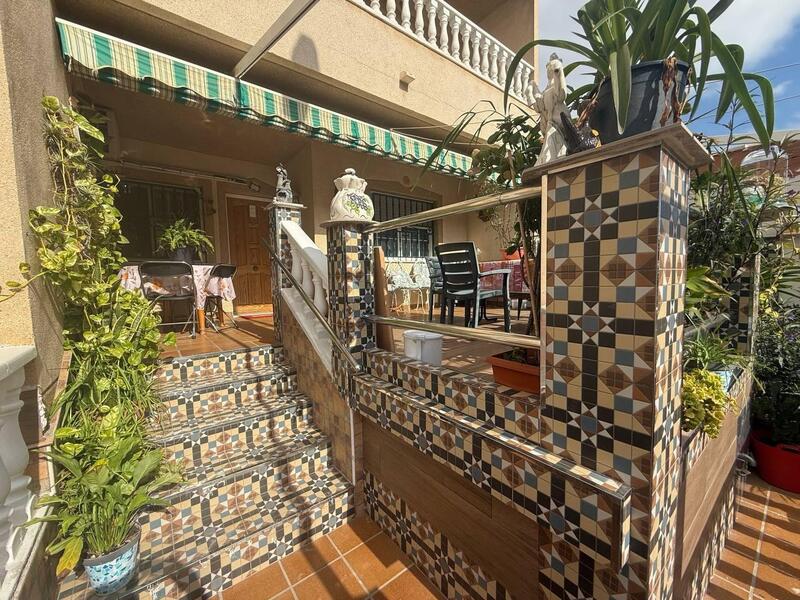 4 bedroom Apartment for sale