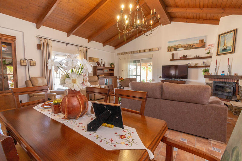 4 slaapkamer Landhuis Te koop 4 slaapkamer Landhuis Te koop