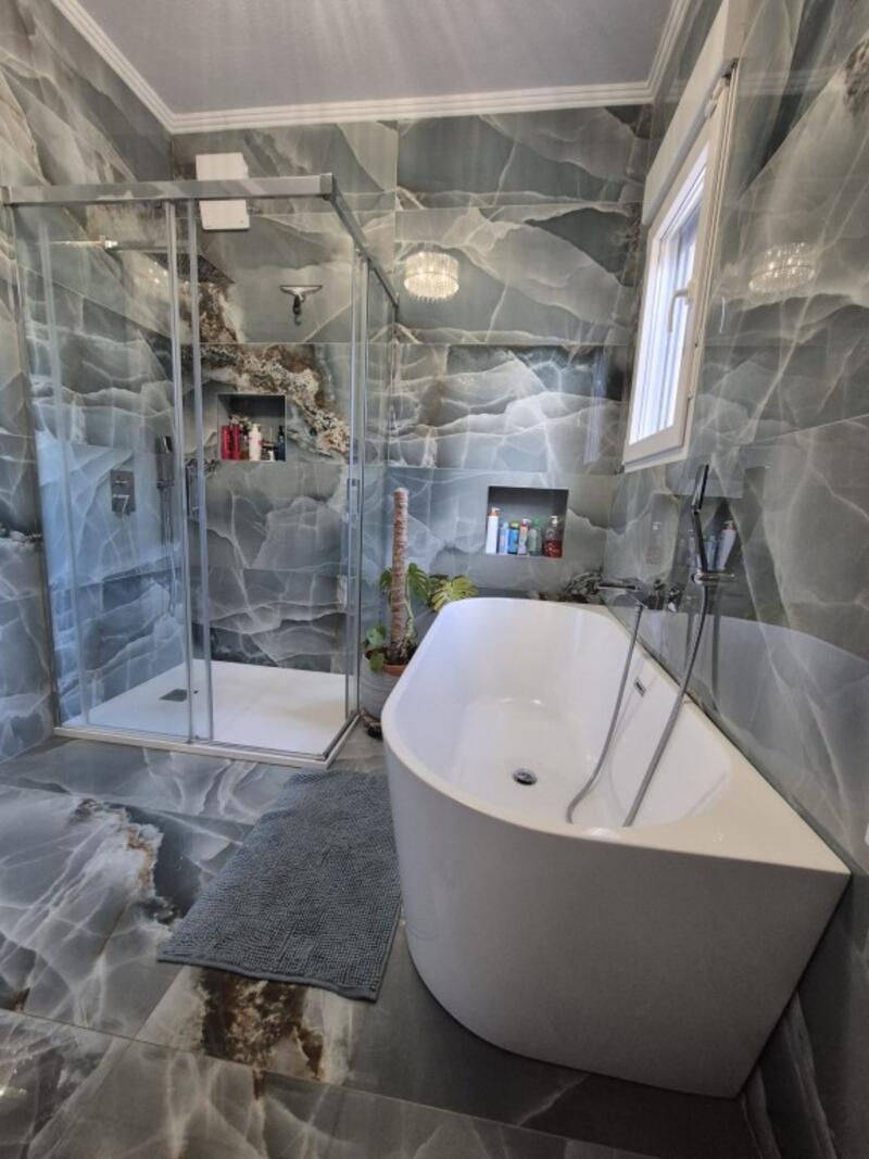 4 bedroom Country House for sale