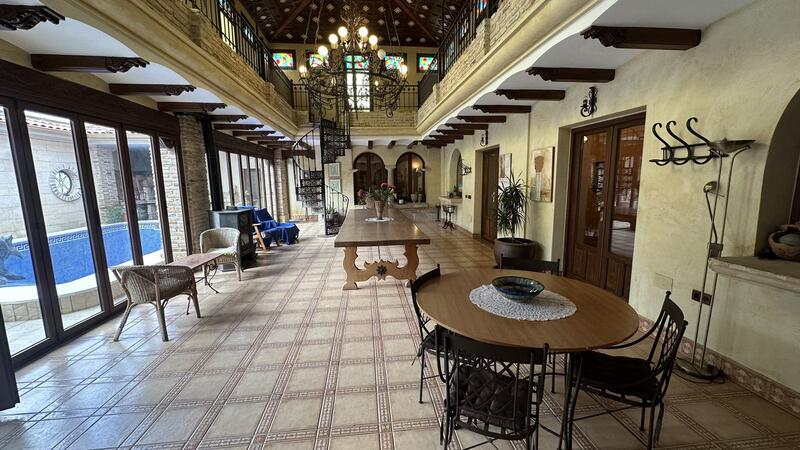 4 bedroom Villa for sale