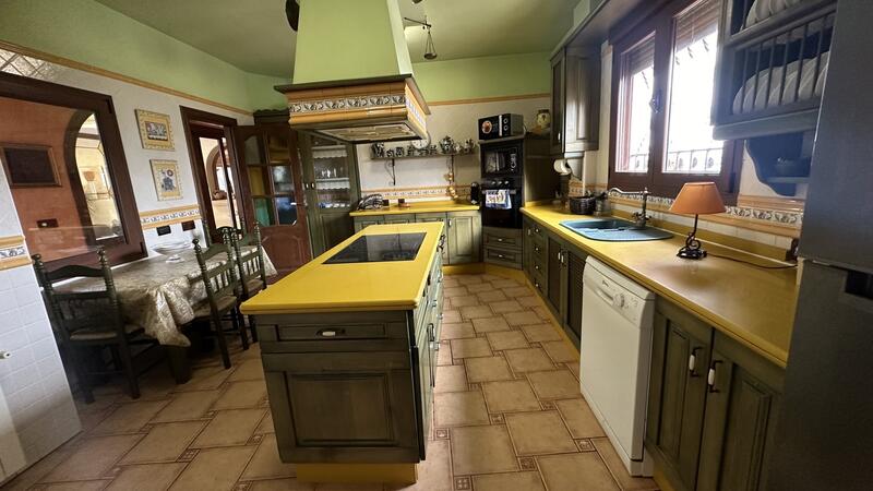 4 bedroom Villa for sale