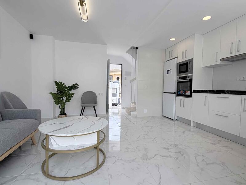 3 slaapkamer Gezinswoning Te koop