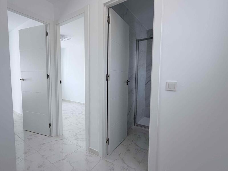 3 slaapkamer Gezinswoning Te koop