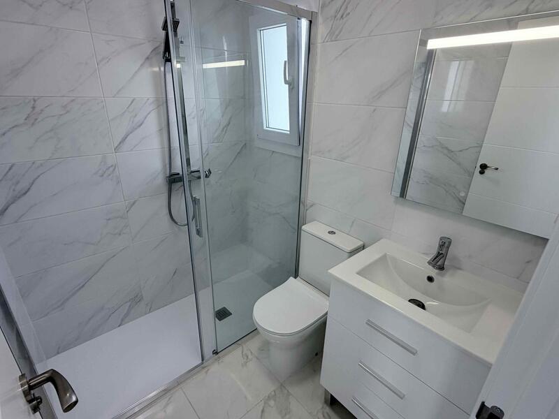 3 slaapkamer Gezinswoning Te koop