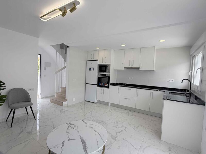 3 slaapkamer Gezinswoning Te koop