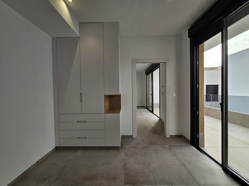 3 спальная комната квартира продается