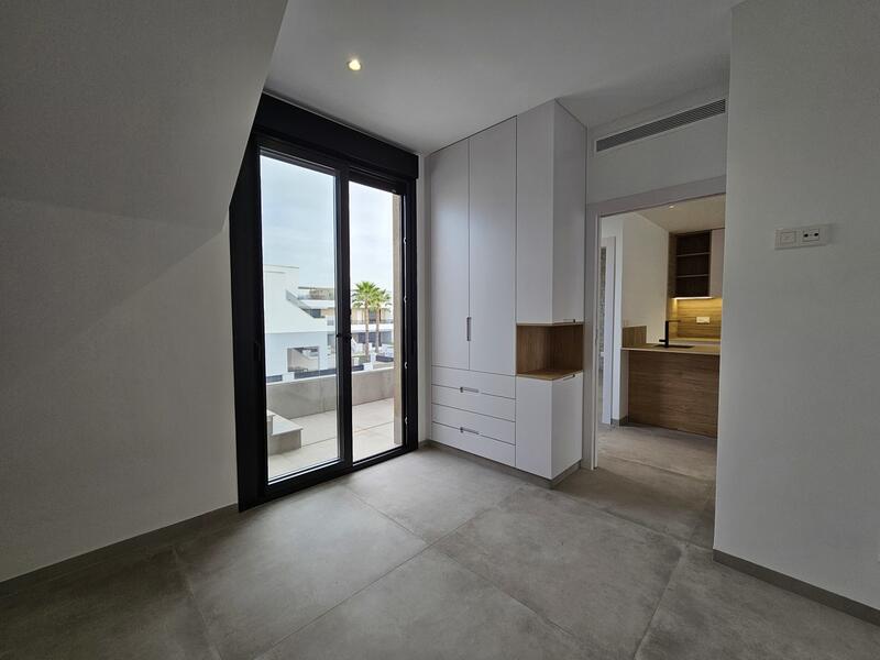 3 спальная комната квартира продается