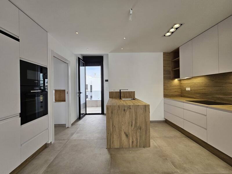 3 спальная комната квартира продается