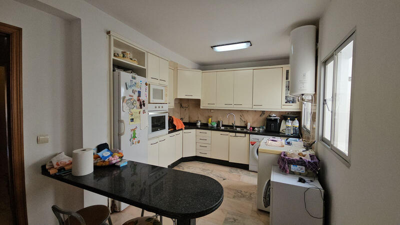 3 bedroom Apartment for sale