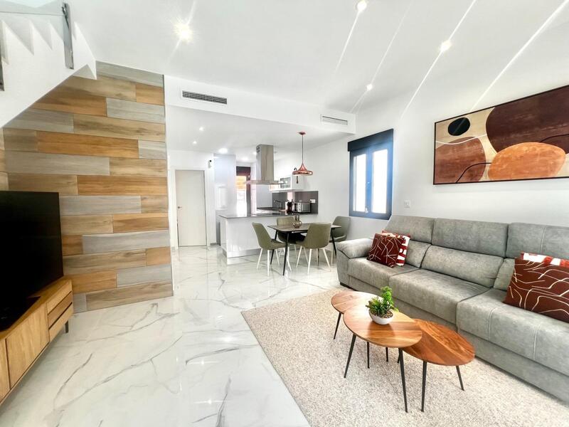 вилла продается в Torrevieja, Alicante