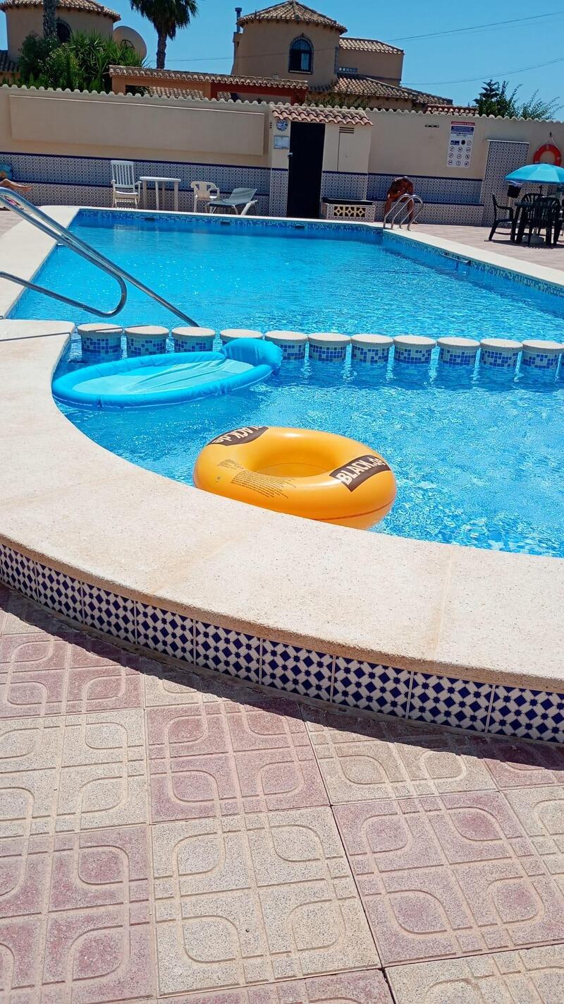 Villa à vendre dans Torrevieja, Alicante