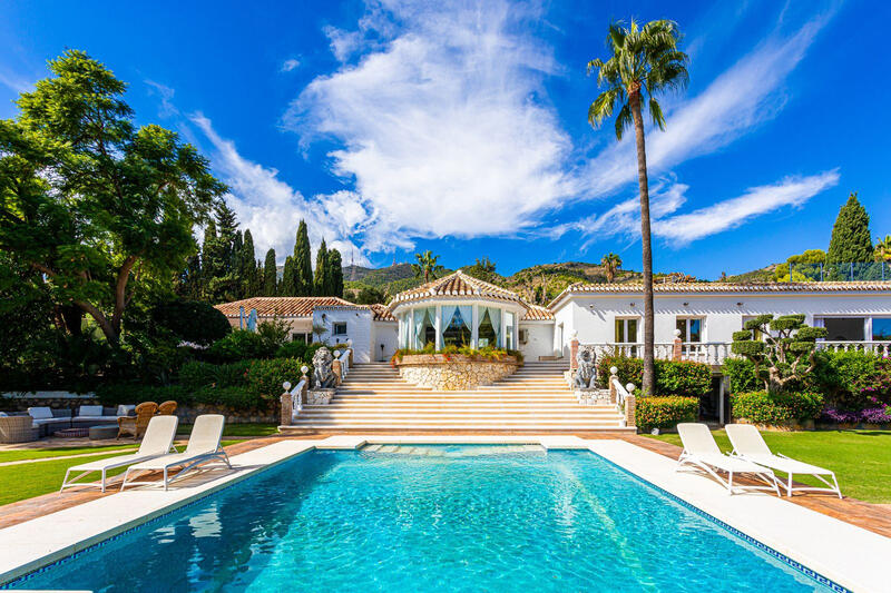 Villa en venta en Benalmadena, Málaga