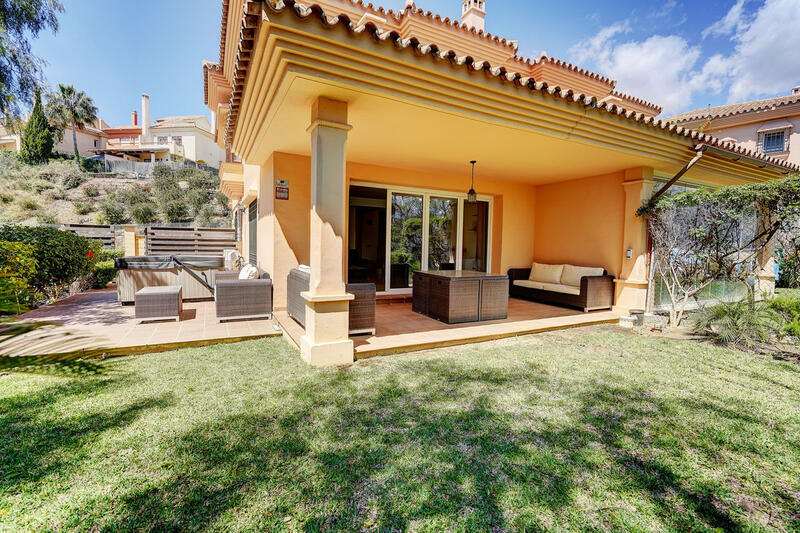 Villa à vendre dans Riviera del Sol, Málaga