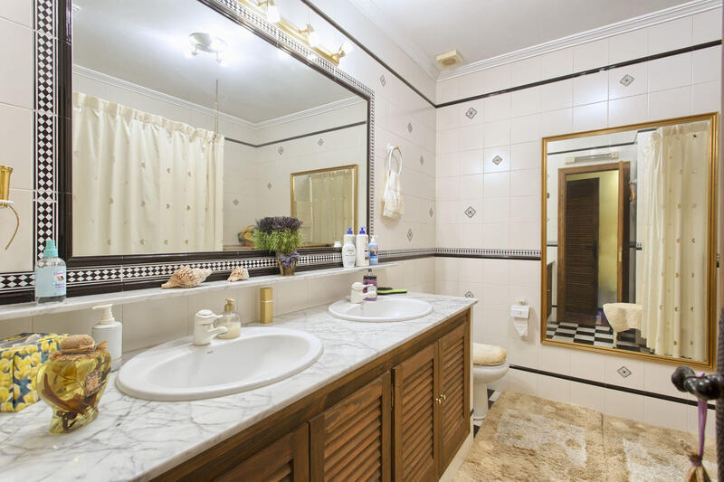 3 bedroom Townhouse for sale