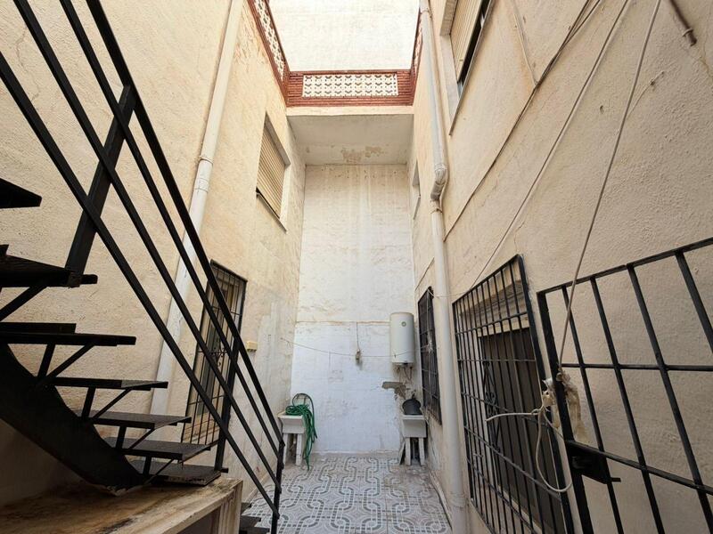 3 soveværelse Byhus til salg