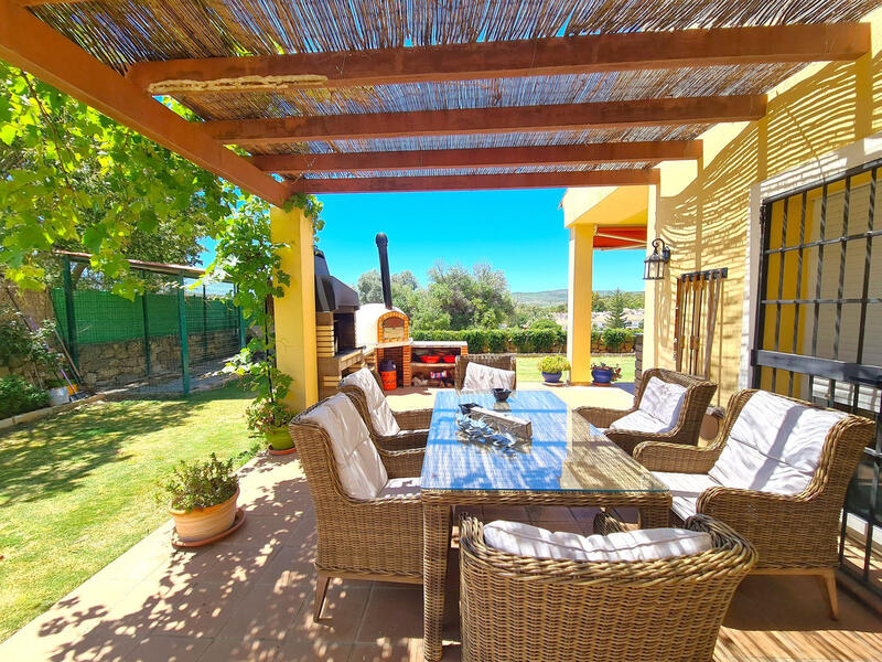 вилла продается в La Duquesa, Málaga