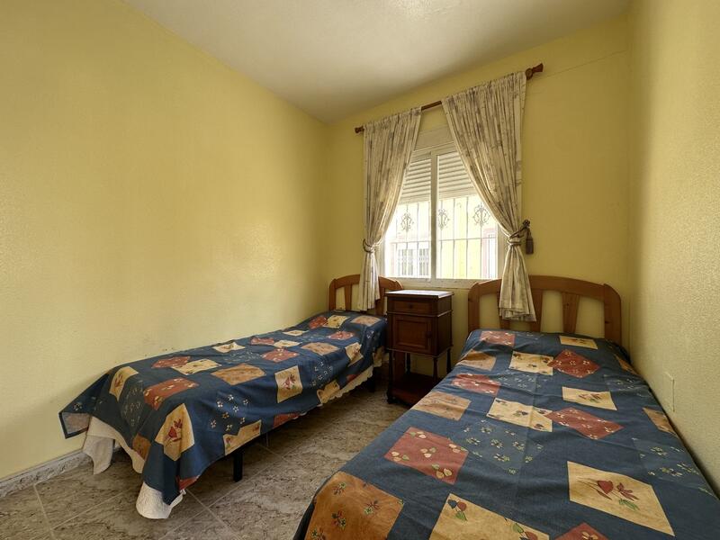 2 slaapkamer Gezinswoning Te koop