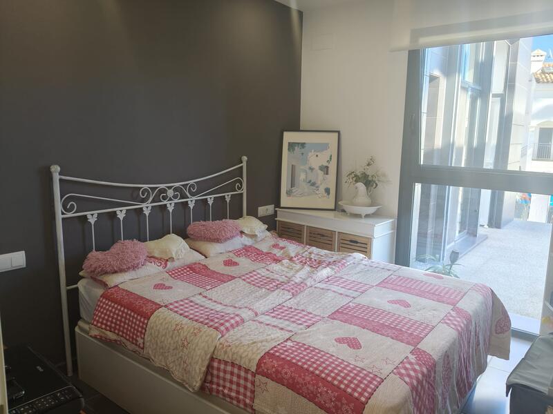 2 bedroom Townhouse for sale