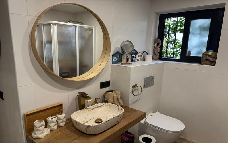 3 спальная комната городская тюрьма продается