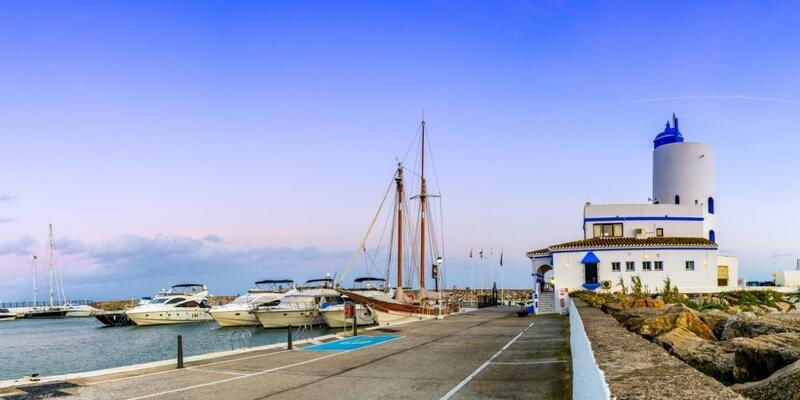 4 спальная комната городская тюрьма продается