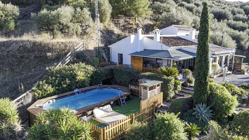 Villa til salgs i Alcaucin, Málaga