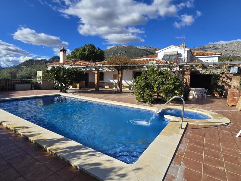 6 Cuarto Villa en venta