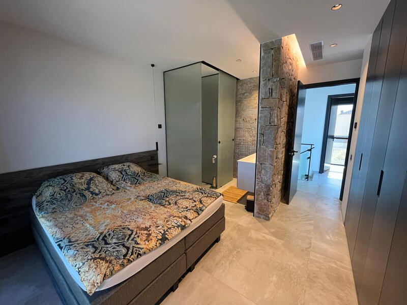 5 bedroom Villa for sale