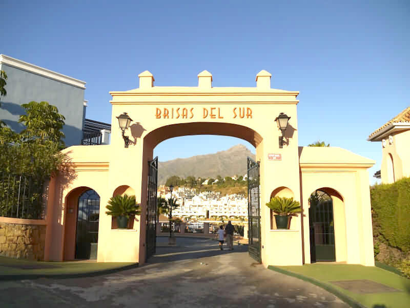 Townhouse for sale in Nueva Andalucia, Málaga