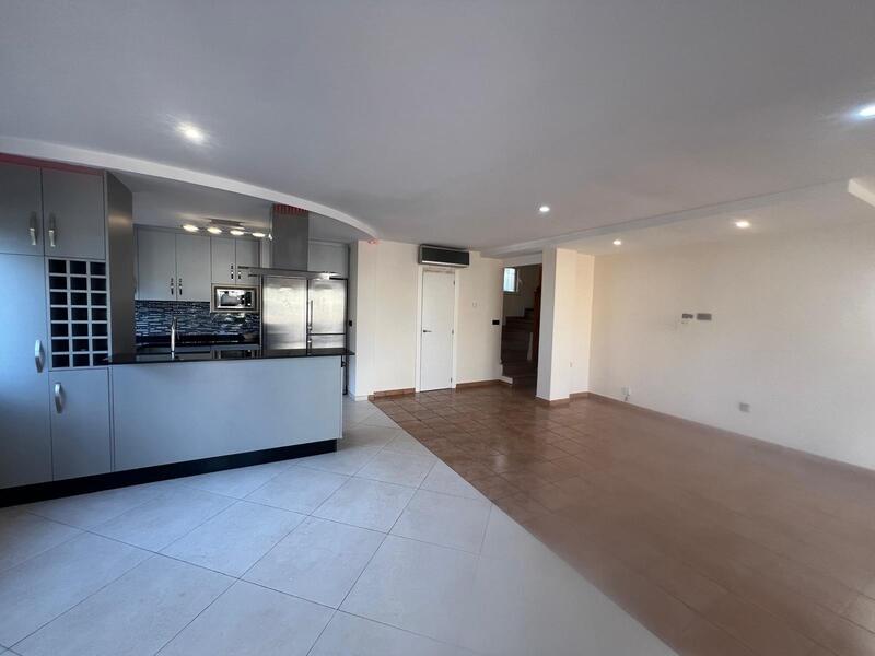 4 bedroom Villa for sale