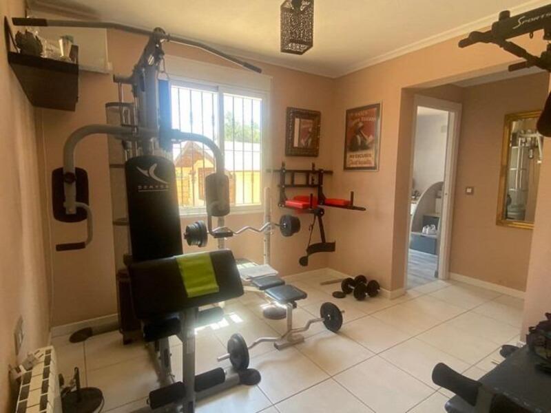 5 bedroom Villa for sale