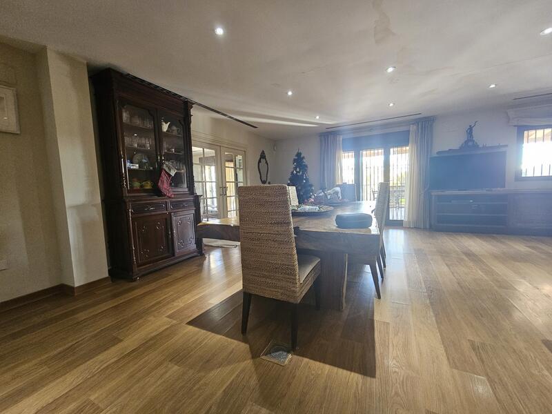 5 soverom Villa til salgs