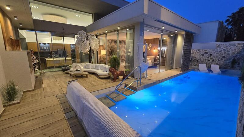 Villa Te koop in Benijófar, Alicante