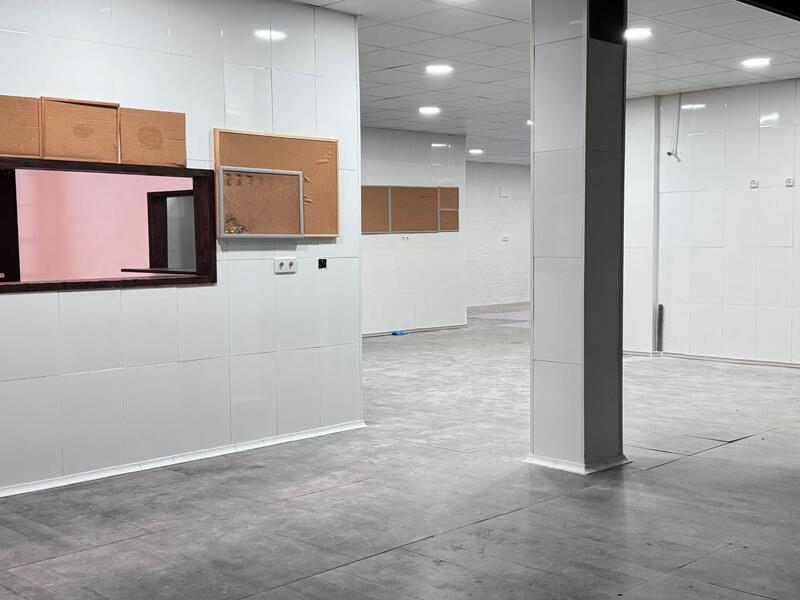 Handelsimmobilie zu verkaufen