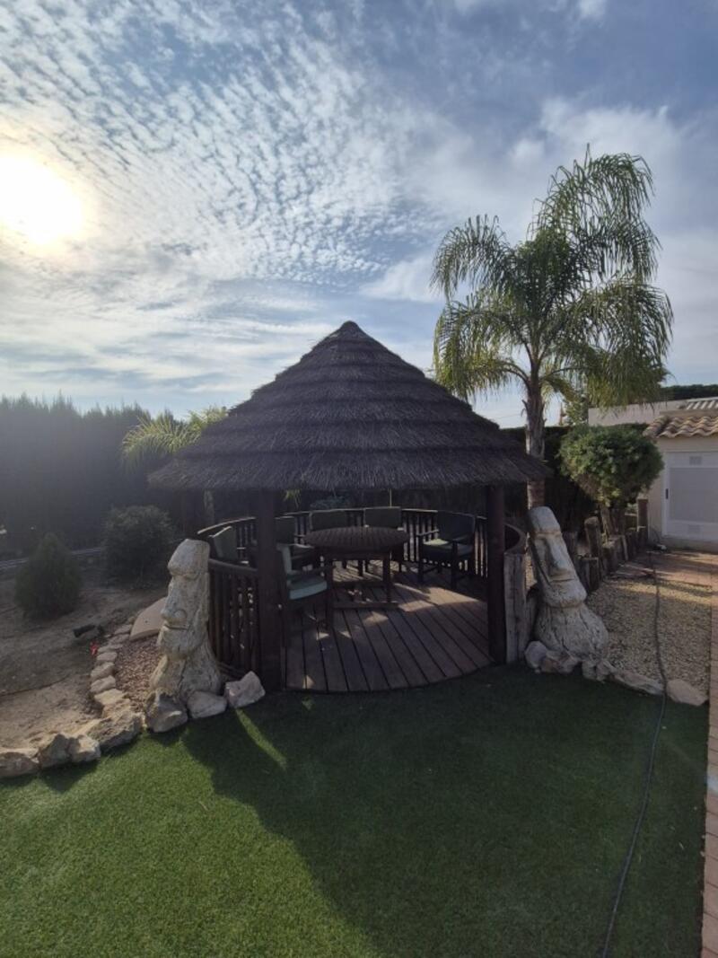 4 bedroom Country House for sale