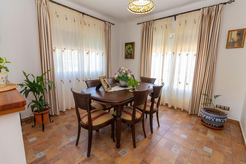 4 bedroom Country House for sale