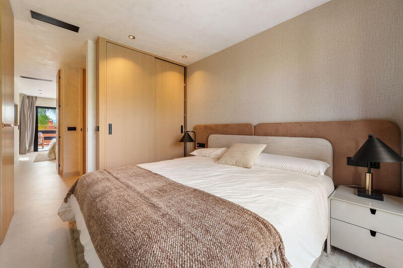 4 bedroom Townhouse for sale