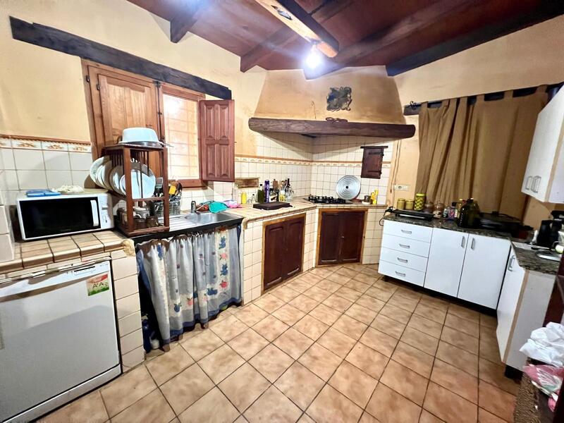 4 slaapkamer Landhuis Te koop