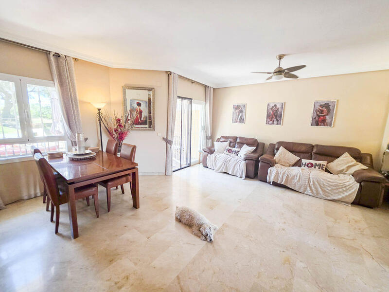 3 Schlafzimmer Stadthaus zu verkaufen