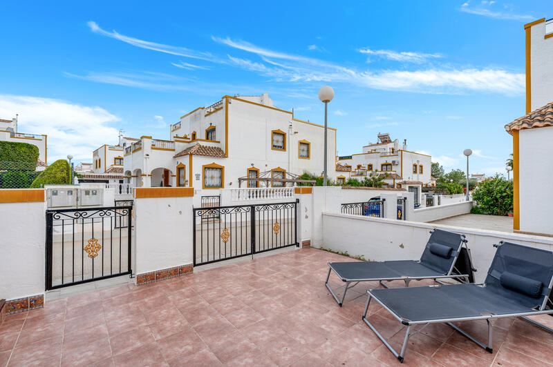 3 slaapkamer Gezinswoning Te koop