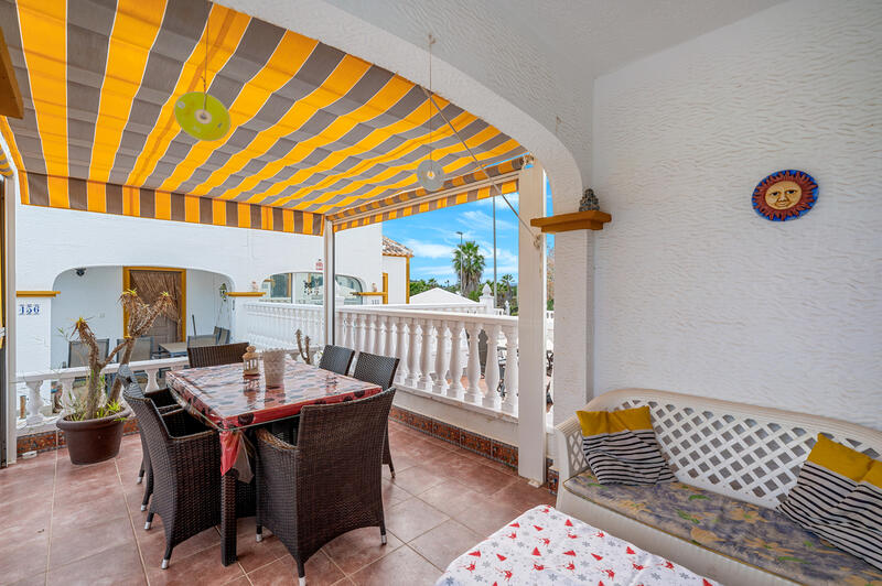 3 slaapkamer Gezinswoning Te koop