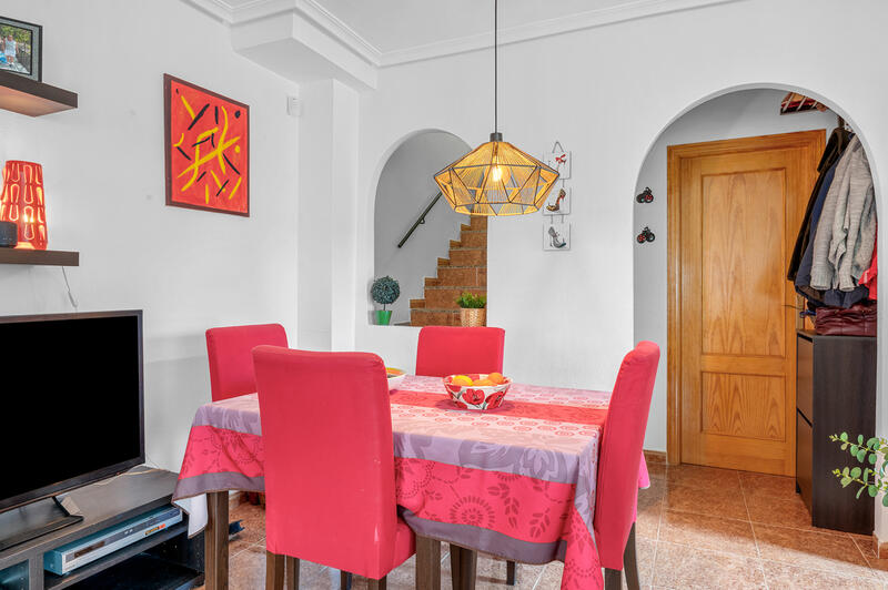 3 slaapkamer Gezinswoning Te koop