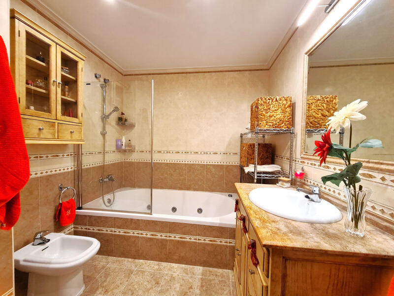 4 bedroom Apartment for sale 4 bedroom Apartment for sale