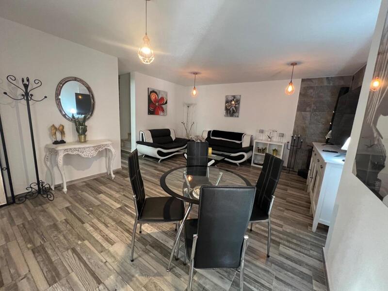 4 bedroom Townhouse for sale