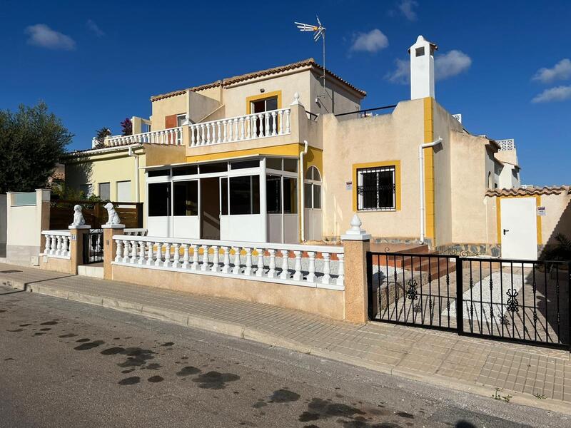 Duplex zu verkaufen in Orihuela Costa, Alicante